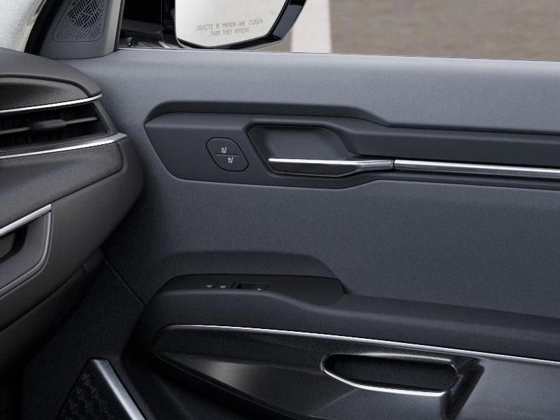 Vehicle image 25 of 36
