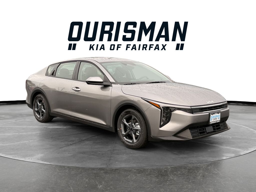 2026 Kia K4 LXS Image 2 of 28