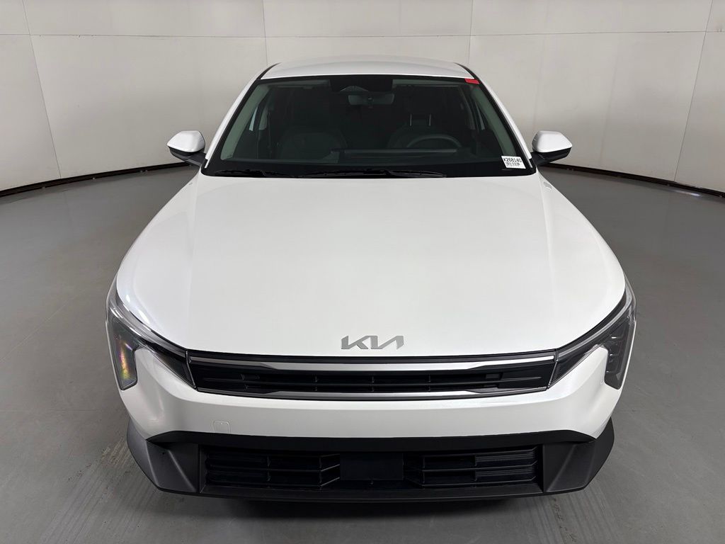 2026 Kia K4 LXS Image 2 of 42