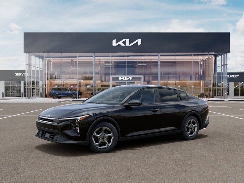 2026 Kia K4 LXS Image 2 of 28