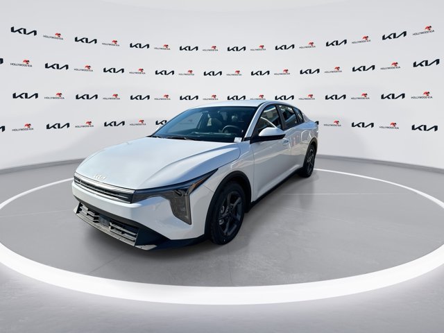 2026 Kia K4 LXS Image 1 of 27