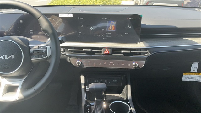 2026 Kia K5 EX Image 24 of 39