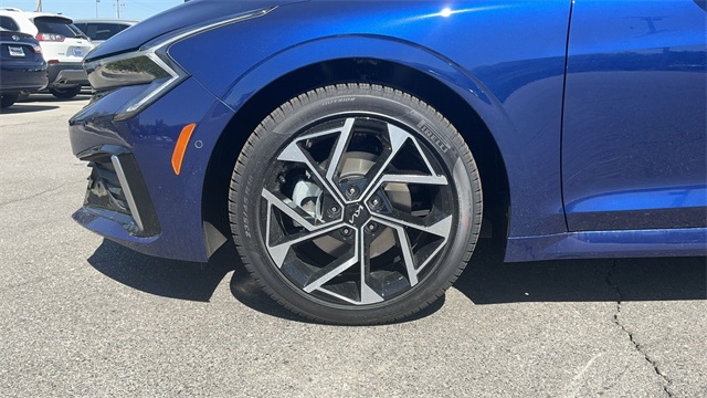 2026 Kia K5 EX Image 15 of 39