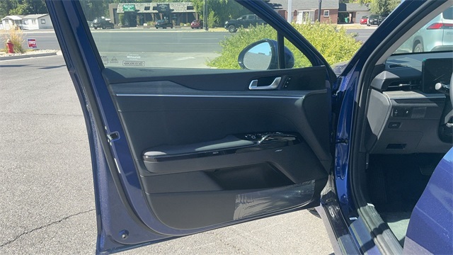 2026 Kia K5 EX Image 35 of 39
