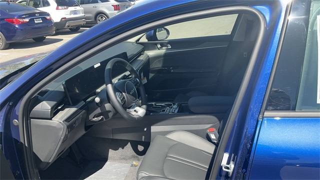 2026 Kia K5 EX Image 37 of 39