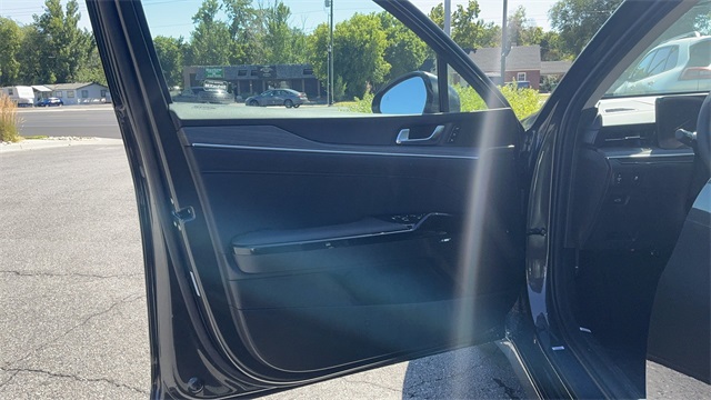 2026 Kia K5 EX Image 22 of 39