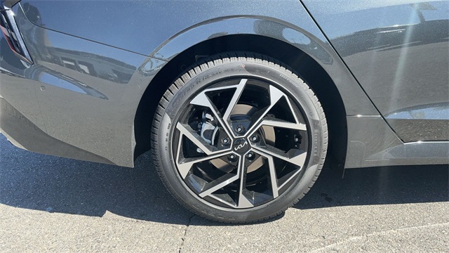 2026 Kia K5 EX Image 13 of 39