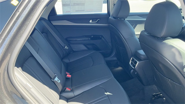 2026 Kia K5 EX Image 17 of 39