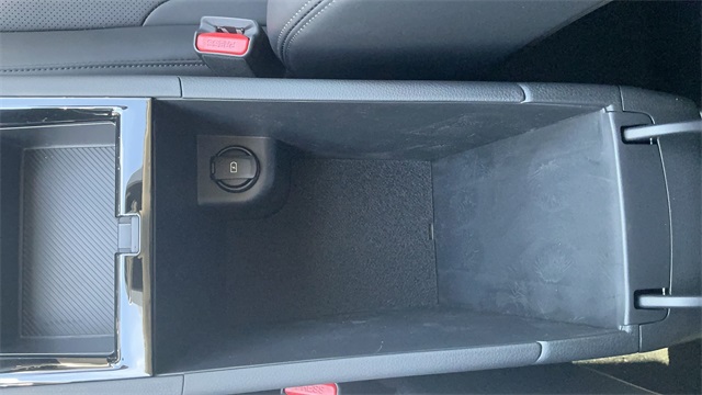 2026 Kia K5 EX Image 31 of 39