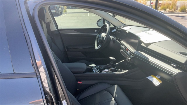 2026 Kia K5 EX Image 18 of 39
