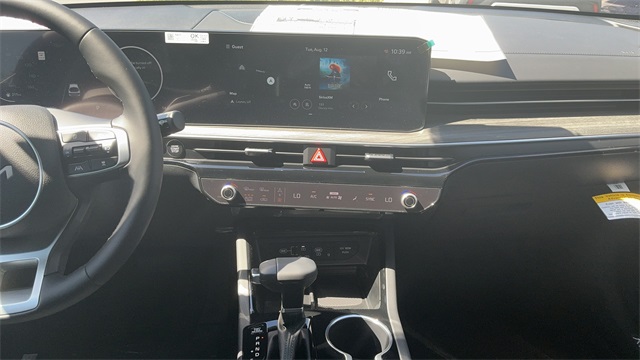 2026 Kia K5 EX Image 25 of 39
