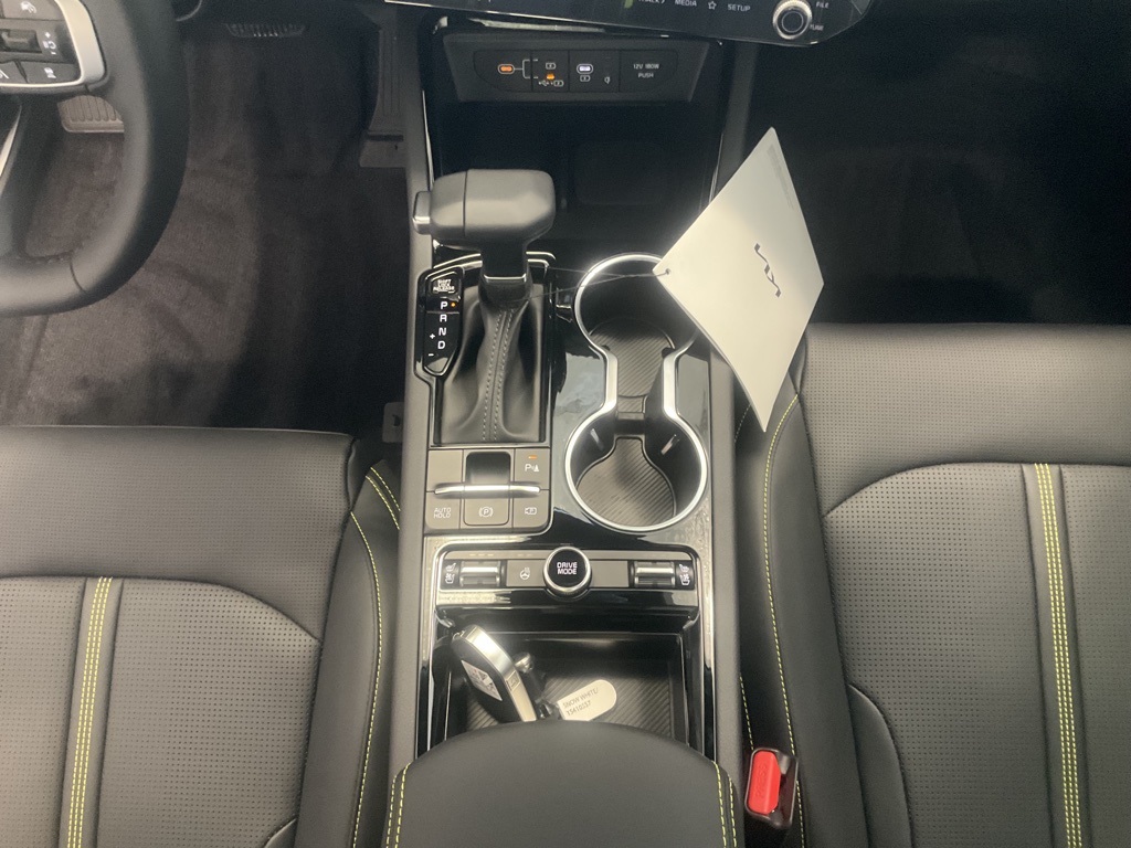 2026 Kia K5 GT Image 25 of 32