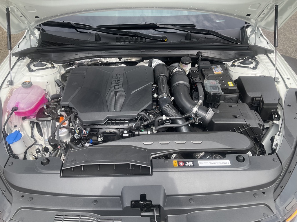 2026 Kia K5 GT Image 7 of 32