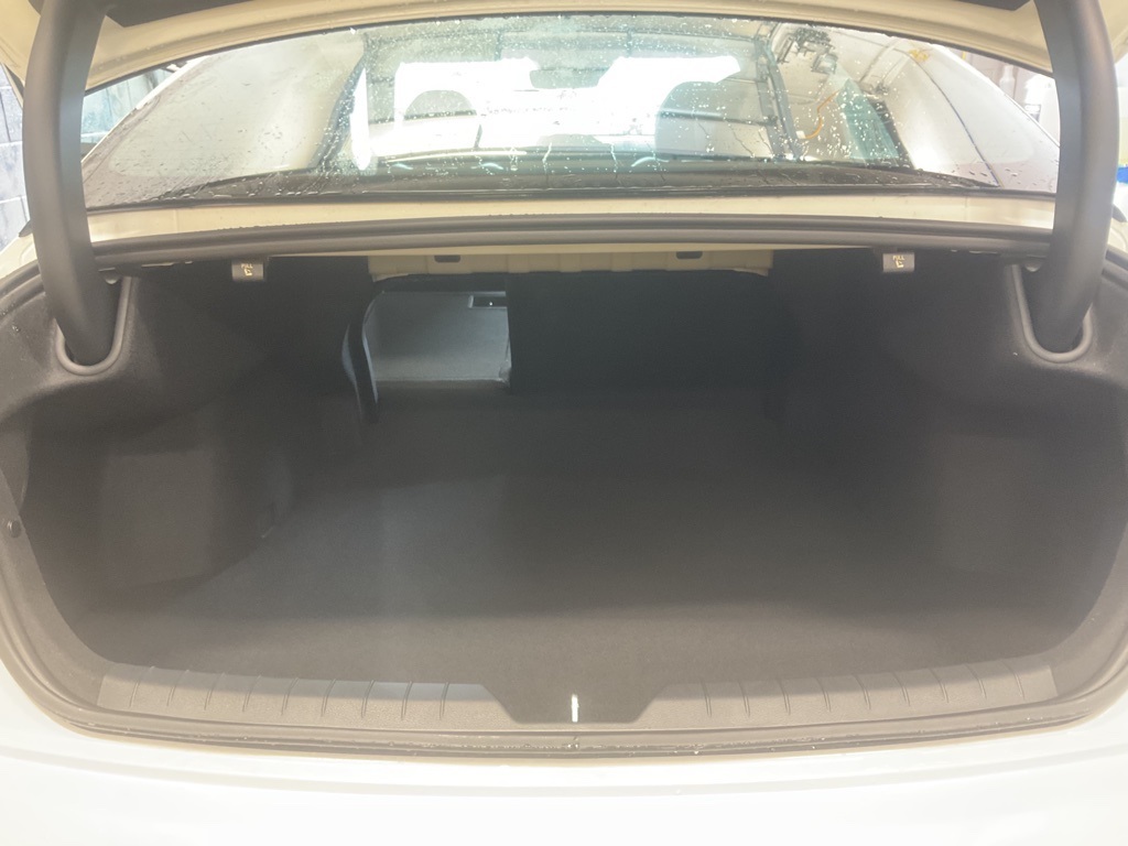 2026 Kia K5 GT Image 9 of 32