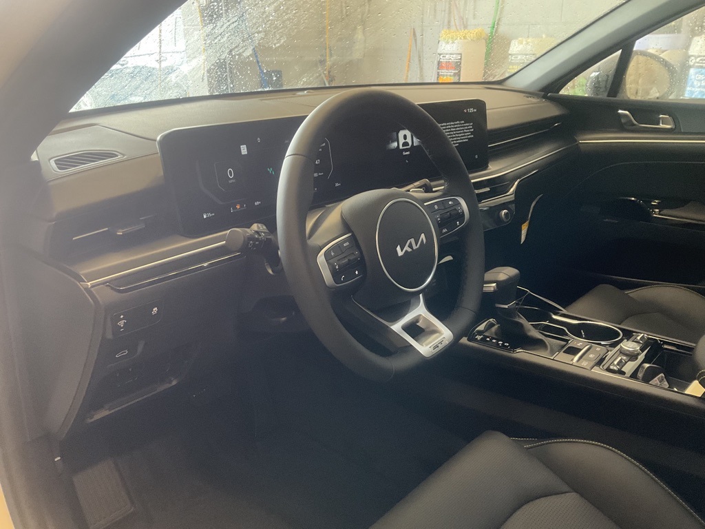 2026 Kia K5 GT Image 15 of 32