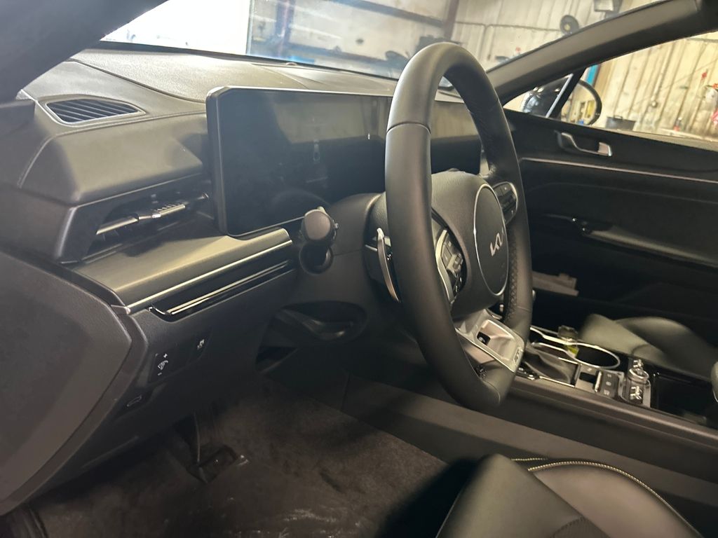 2026 Kia K5 GT Image 18 of 30