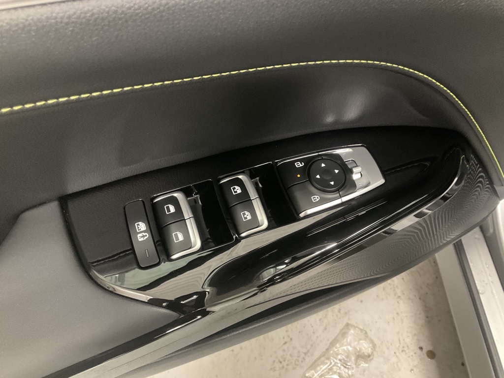 2026 Kia K5 GT Image 32 of 33