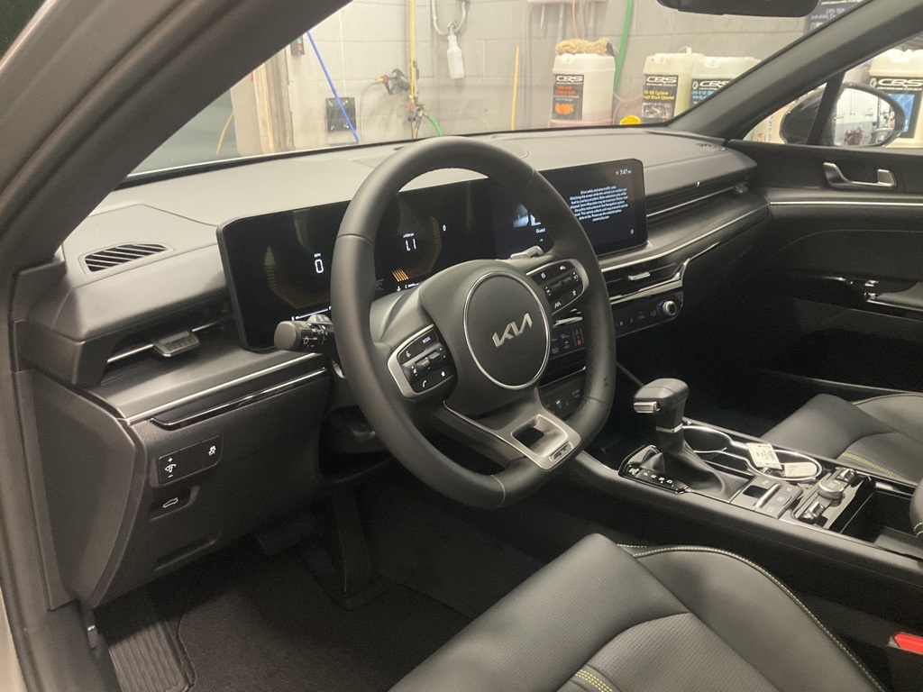 2026 Kia K5 GT Image 16 of 33