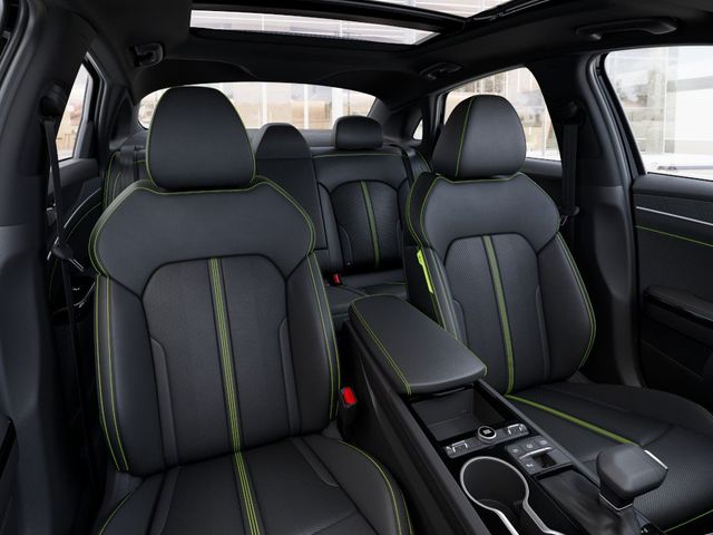2026 Kia K5 GT Image 14 of 29