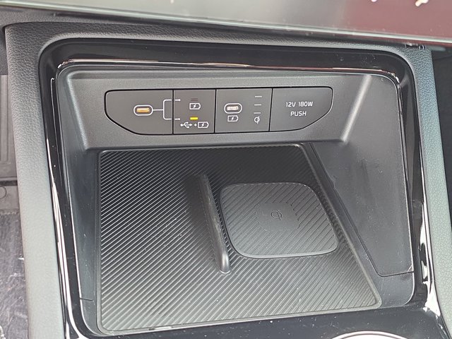 2026 Kia K5 GT-Line Image 32 of 36