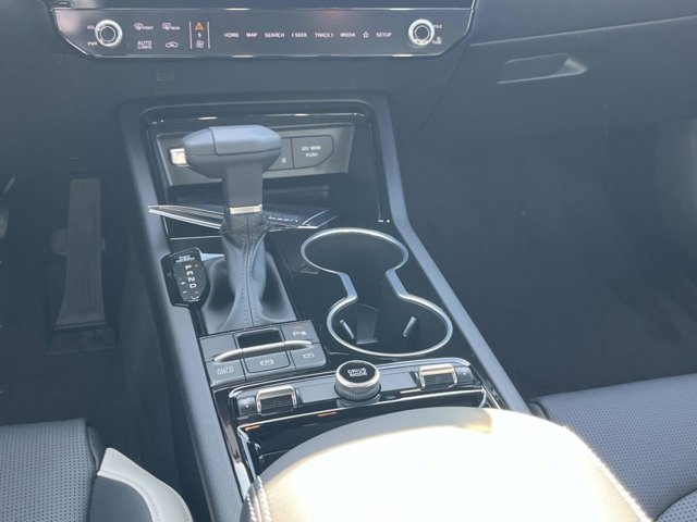 2026 Kia K5 GT-Line Image 16 of 32