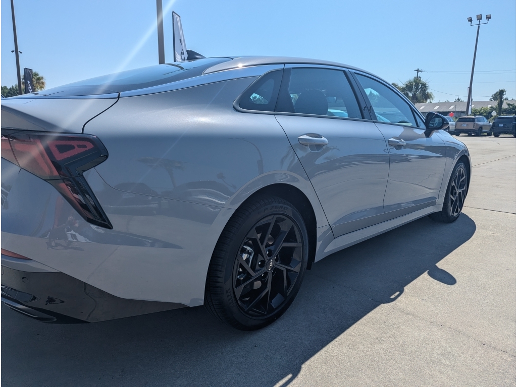 2026 Kia K5 GT-Line Image 3 of 17