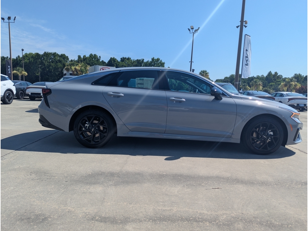 2026 Kia K5 GT-Line Image 2 of 17