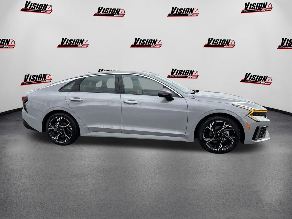 2026 Kia K5 GT-Line Image 4 of 31