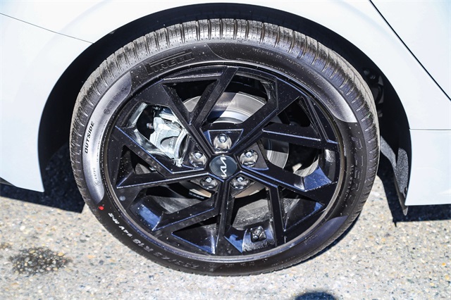 2026 Kia K5 GT-Line Image 9 of 25