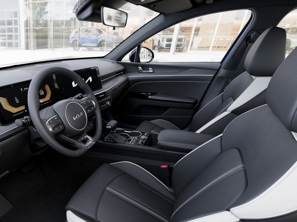 2026 Kia K5 GT-Line Image 17 of 27