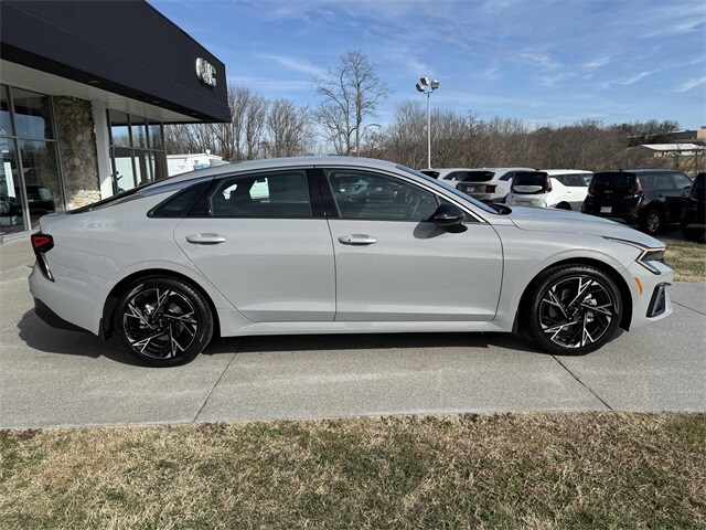 2026 Kia K5 GT-Line Image 3 of 20