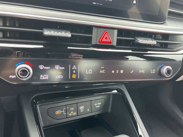 2026 Kia K5 GT-Line Image 28 of 33