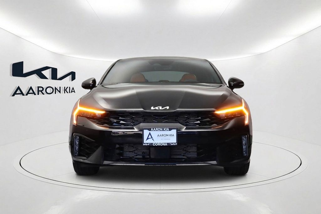 2026 Kia K5 GT-Line Image 2 of 39