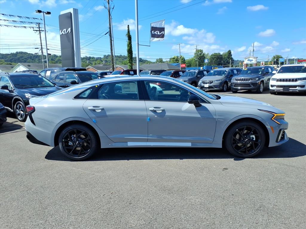 2026 Kia K5 GT-Line Image 3 of 11