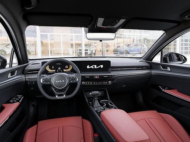 2026 Kia K5 GT-Line Image 18 of 30