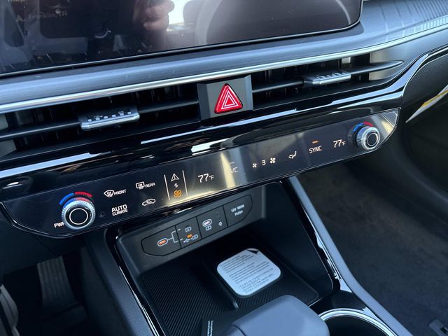 2026 Kia K5 GT-Line Image 25 of 30