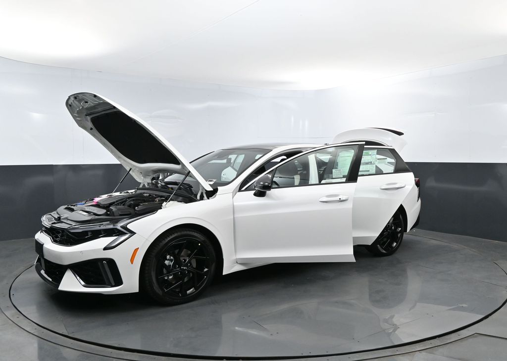 2026 Kia K5 GT-Line Image 2 of 28