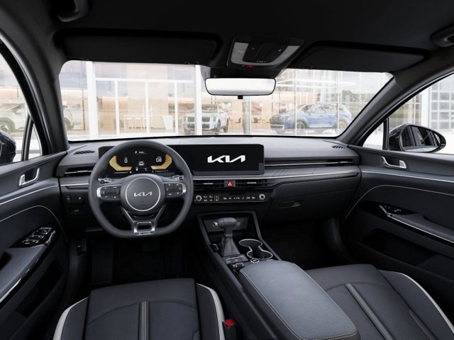2026 Kia K5 GT-Line Image 17 of 28