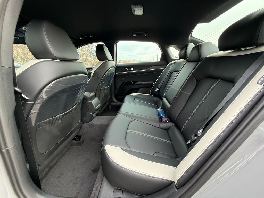 2026 Kia K5 GT-Line Image 11 of 29
