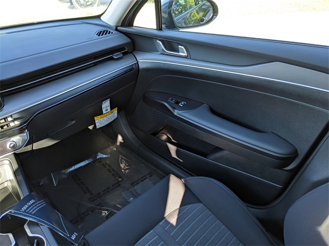 2026 Kia K5 LXS Image 19 of 25