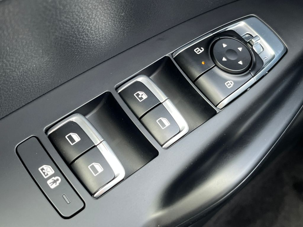 2026 Kia K5 LXS Image 27 of 33
