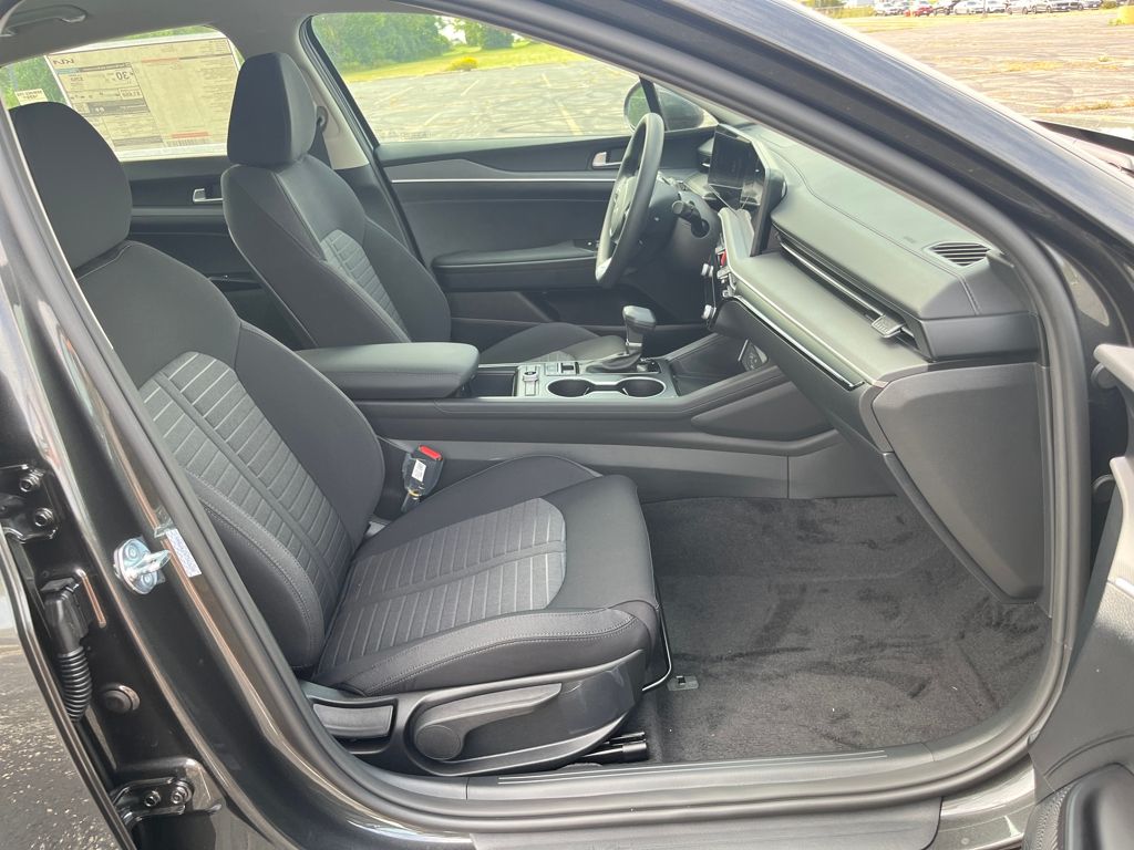 2026 Kia K5 LXS Image 15 of 33