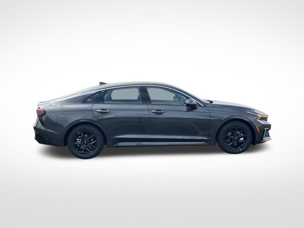 2026 Kia K5 LXS Image 4 of 33