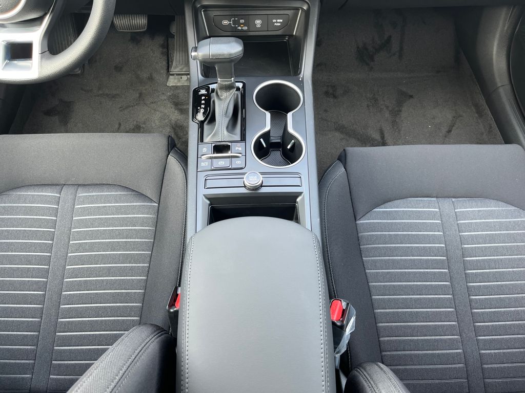 2026 Kia K5 LXS Image 24 of 33
