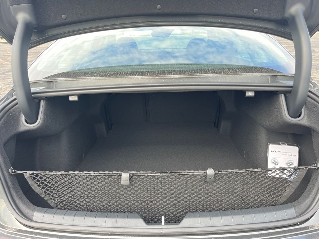 2026 Kia K5 LXS Image 13 of 33