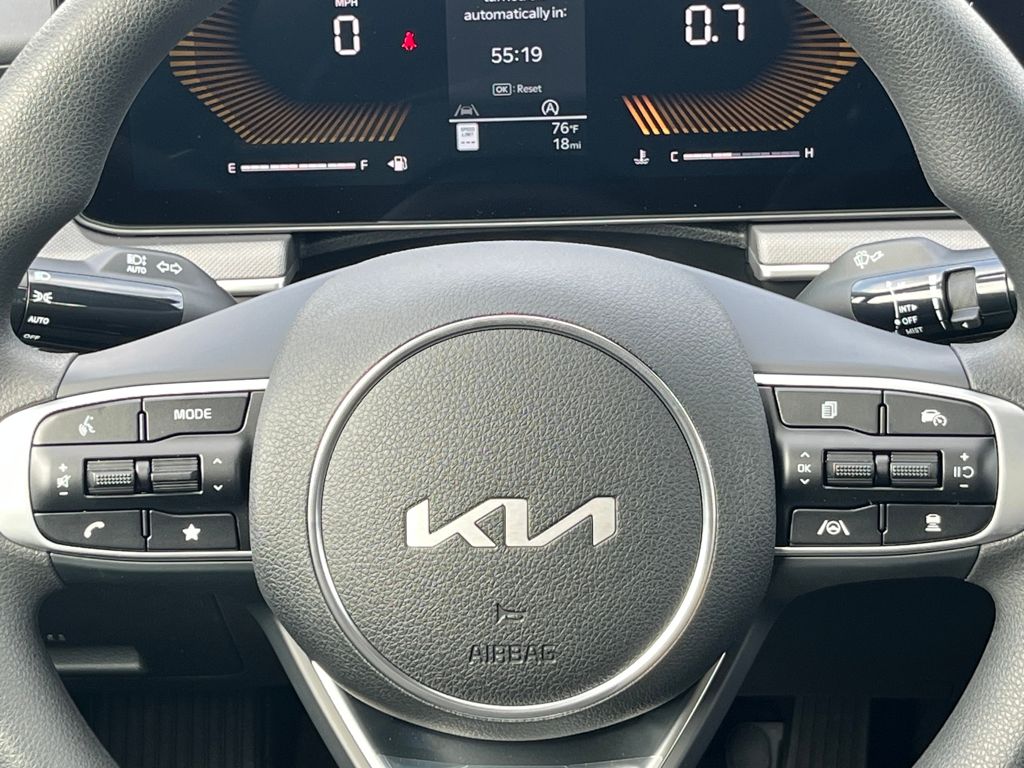 2026 Kia K5 LXS Image 19 of 33