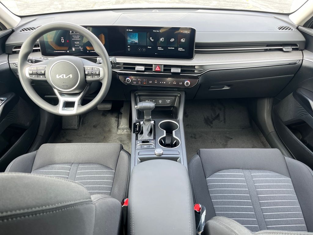 2026 Kia K5 LXS Image 18 of 33