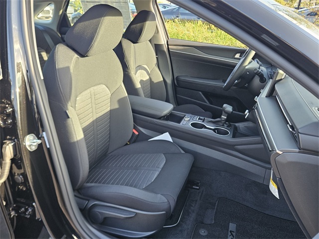 2026 Kia K5 LXS Image 8 of 22