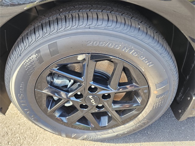 2026 Kia K5 LXS Image 7 of 22