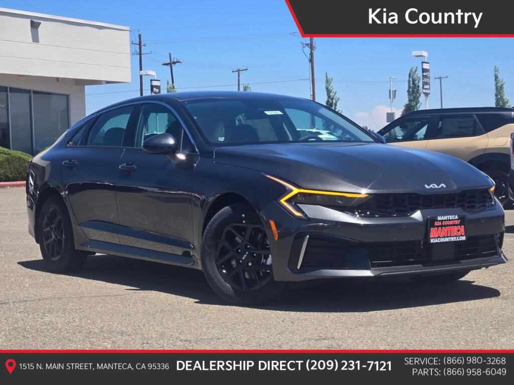 2026 Kia K5 LXS Image 1 of 21